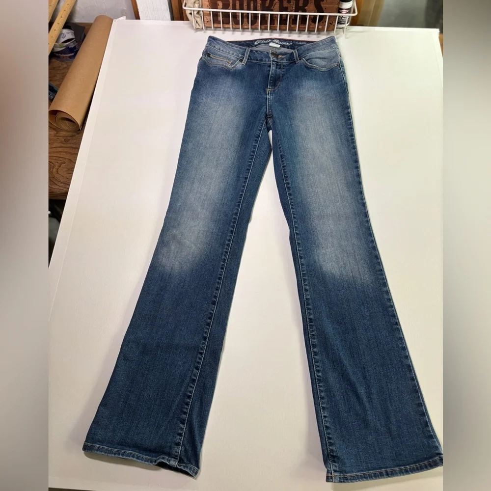 Eddie Bauer Women’s Bootcut Jeans Size 2 Slightly Curvy Fit Medium Wash Stretch - Picture 2 of 12